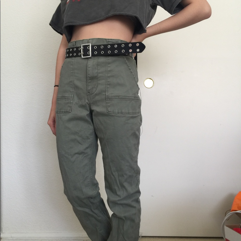 army green pants✨
